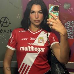 Dua Lipa Curicana <3's avatar