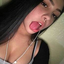 Luiza Ribeiro's avatar